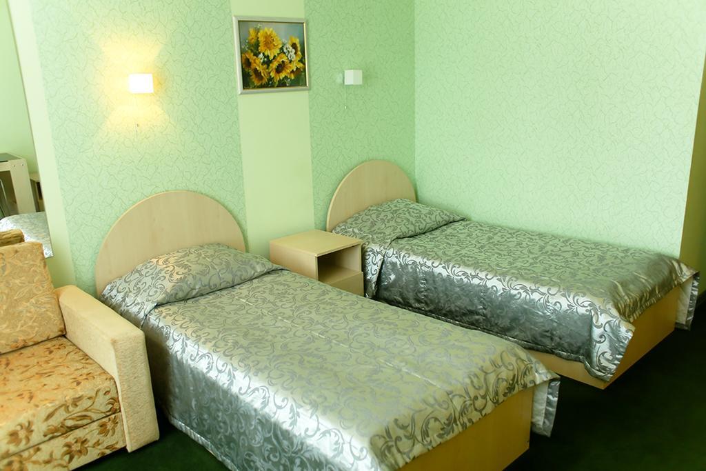 Dneprovskaya Zhemchugina Hotel Zslobin Szoba fotó